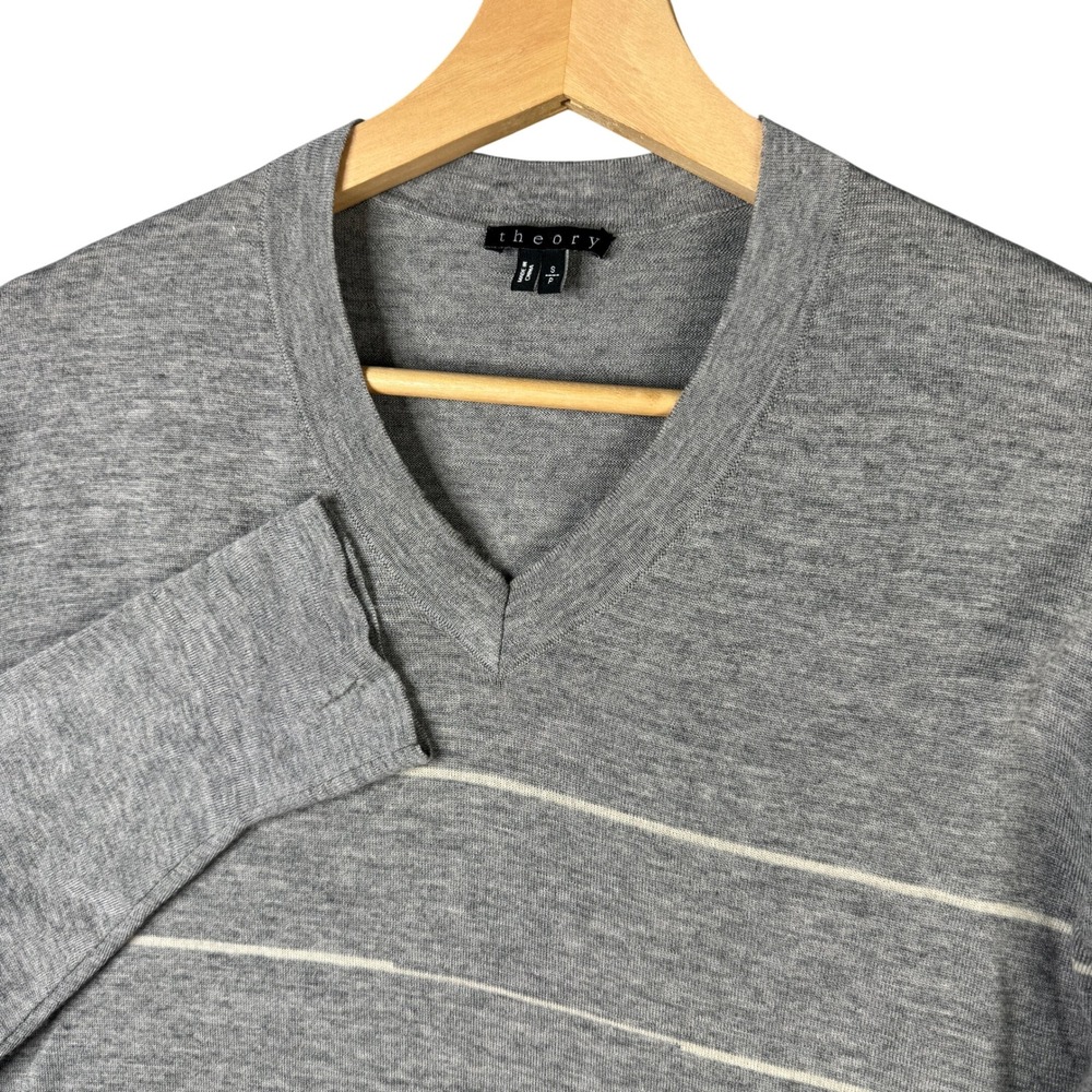 Theory Etane New Sovereign V-Neck Wool Sweater Gray Striped E0681703 Mens S